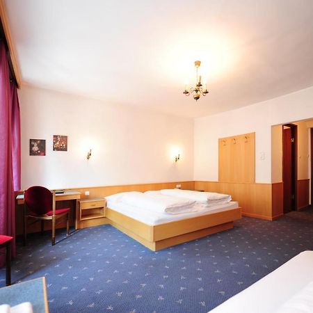 Hotel Krone Matrei am Brenner Ngoại thất bức ảnh