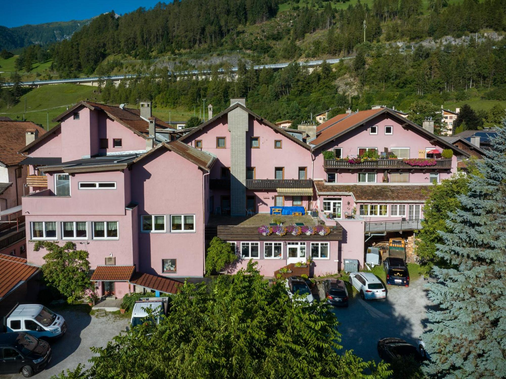 Hotel Krone Matrei am Brenner Ngoại thất bức ảnh