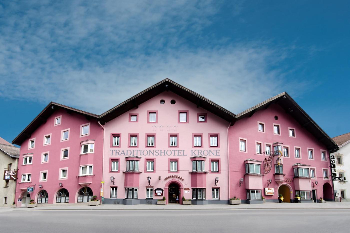 Hotel Krone Matrei am Brenner Ngoại thất bức ảnh