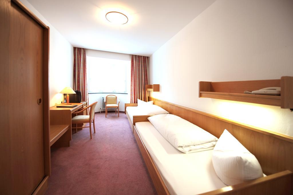 Hotel Krone Matrei am Brenner Ngoại thất bức ảnh