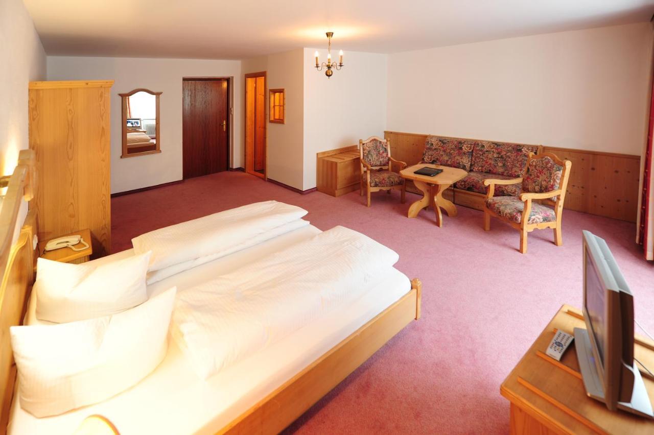 Hotel Krone Matrei am Brenner Ngoại thất bức ảnh