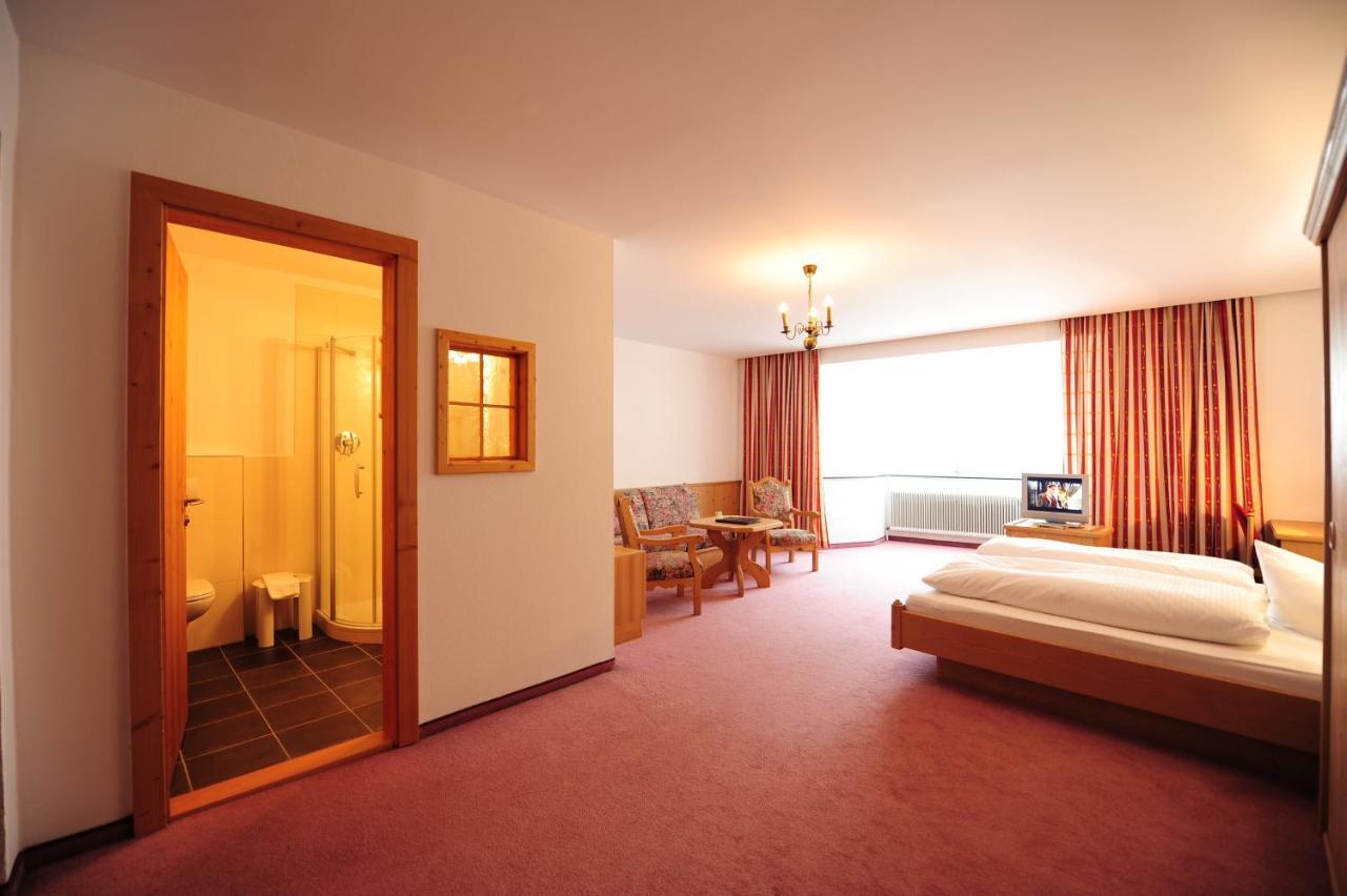 Hotel Krone Matrei am Brenner Ngoại thất bức ảnh