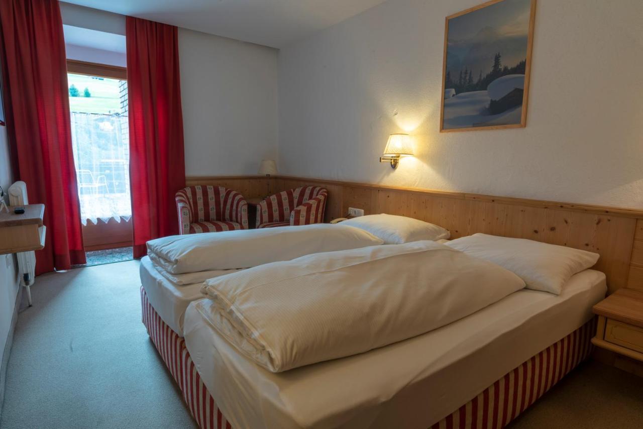 Hotel Krone Matrei am Brenner Ngoại thất bức ảnh