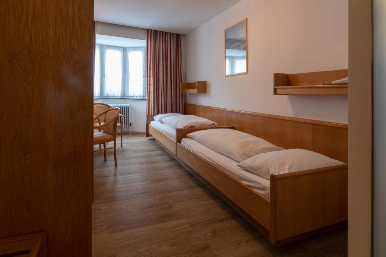 Hotel Krone Matrei am Brenner Ngoại thất bức ảnh