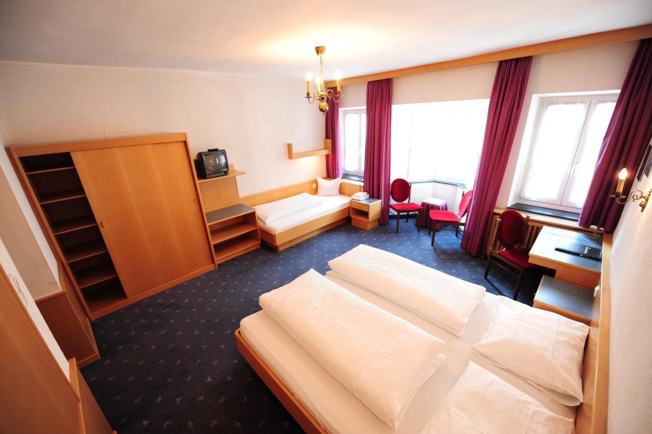 Hotel Krone Matrei am Brenner Ngoại thất bức ảnh