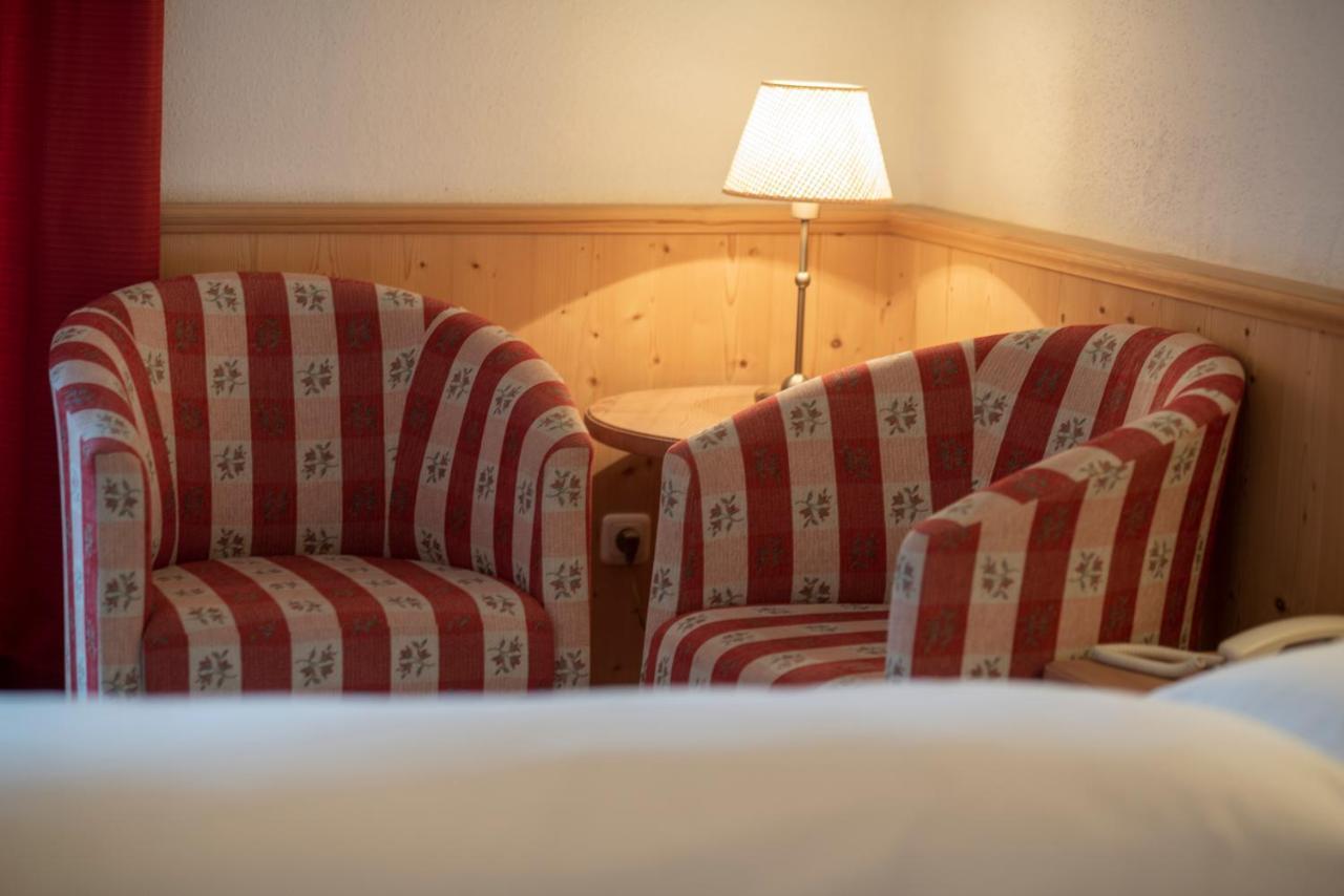 Hotel Krone Matrei am Brenner Ngoại thất bức ảnh