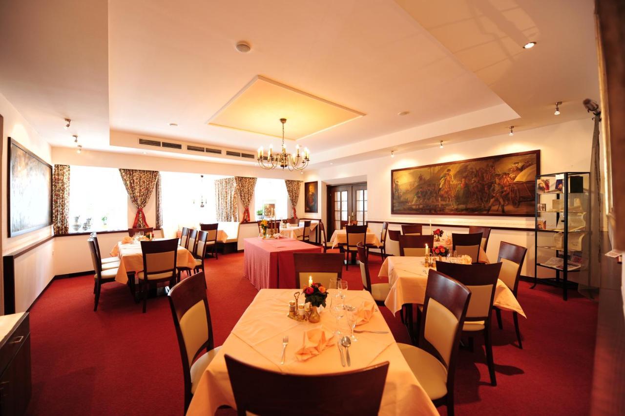 Hotel Krone Matrei am Brenner Ngoại thất bức ảnh